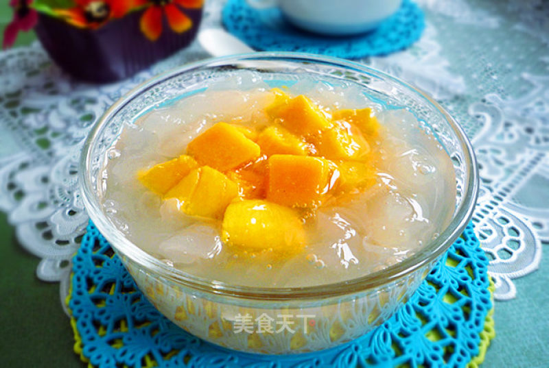 Mango Tremella and Lotus Seed Soup recipe