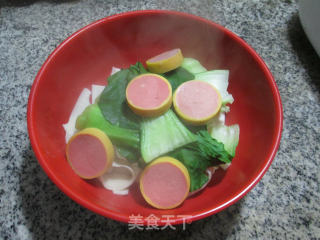 Greasy Pork Pork Sausage and Green Vegetable Belt Noodles recipe