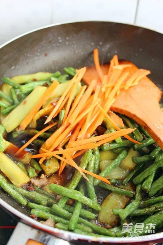 Stir-fried Eggplant Willow with Cowpea recipe