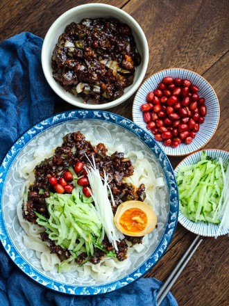 Make Him A Beijing-style Miscellaneous Noodles with Rich Sauce recipe