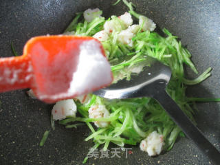 Stir-fried Green Radish with Shrimp Balls recipe