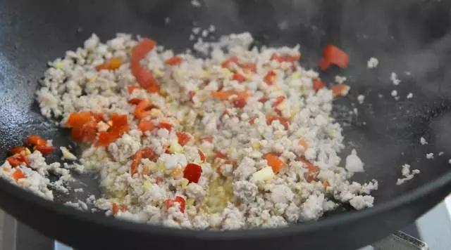 Celery Bao Stir-fried Minced Pork recipe