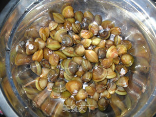 Sand Clam Loofah Soup recipe