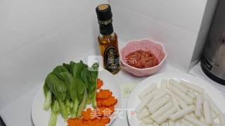 Fresh Meat and Vegetable Soup Rice Cake recipe
