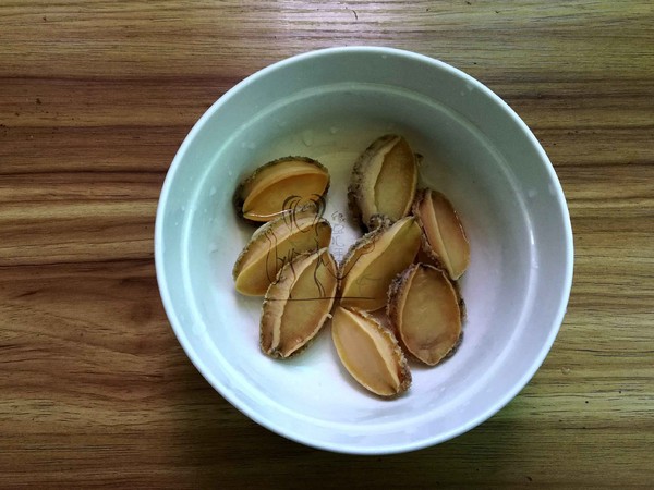 Braised Chicken Nuggets with Small Abalone recipe