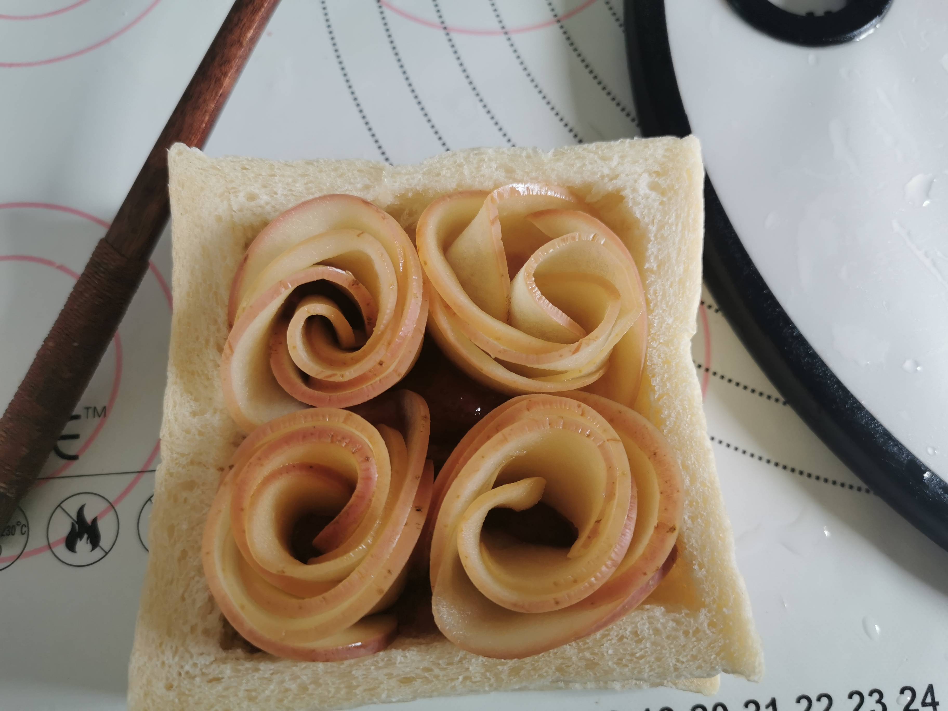 Apple Rose Toast recipe