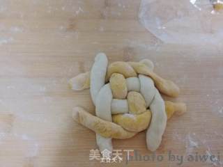 Pumpkin Hydrangea Honey Bean Buns recipe