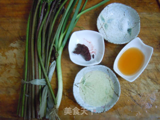 The Fragrance of Spring Wild Vegetables---stir-fried Bracken with Vinasse recipe