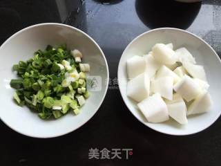 Braised Lamb's Hoof with White Radish recipe