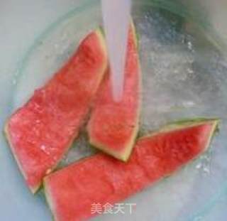 Watermelon Rind Mixed with Spinach Stem recipe