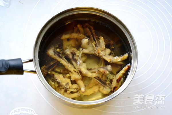Chicken Feet with Black Beans and Tiger Skin recipe