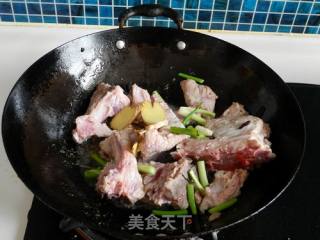 Stewed Pork Ribs with Potato and Eggplant recipe