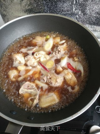 Stewed Chicken with Hazel Mushroom Noodles recipe