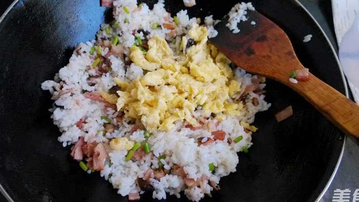 Fried Rice with Garlic Sprouts and Bacon recipe