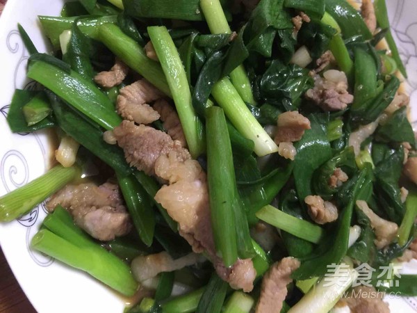 Stir-fried Shredded Pork with Shallots recipe