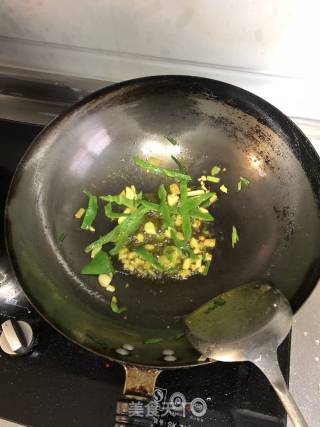 Simple Fried Noodles with Bean Sprouts recipe
