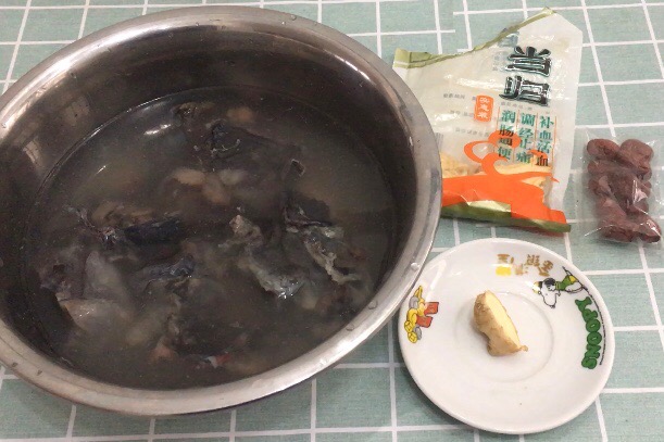 A Good Soup for Women's Blood and Beauty-black-bone Chicken and Angelica Soup recipe