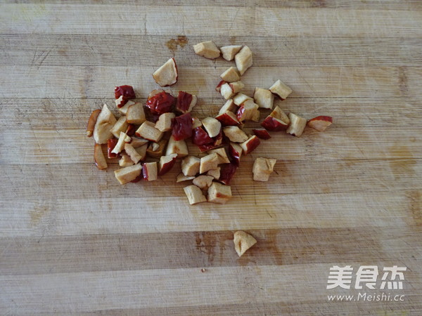 Microwave Oatmeal with Red Dates and Milk recipe