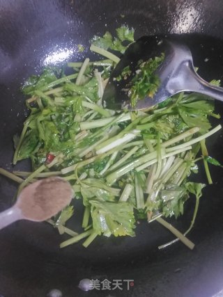 Stir-fried Shredded Pork with Celery recipe