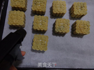 Jujube Bean Paste Mooncakes recipe