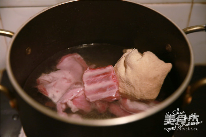 Sea Cucumber Lamb Chops Soup recipe