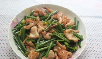 Squid Fried with Chives recipe