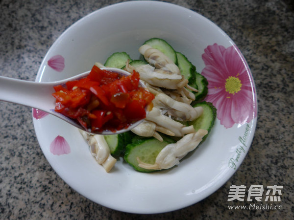 Cucumber Mixed Razor Clams recipe