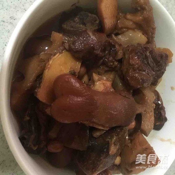 Braised Pork Knuckles with Southern Milk and Oyster Sauce recipe