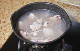 Mung Bean Coix Seed Dragon Bone Soup recipe