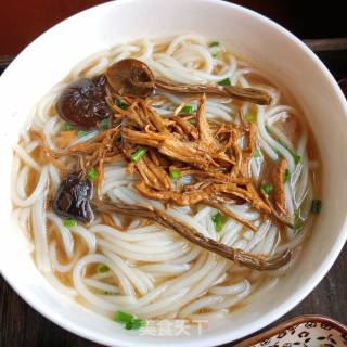 Old Chicken Noodles with Field Mushroom recipe