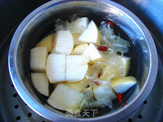 Chuanbei White Fungus Stewed Pear recipe