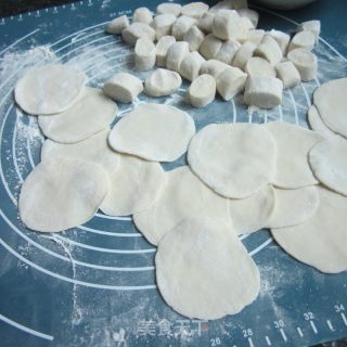 Pork Dumplings with Oil Residue recipe