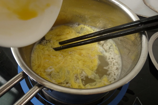 Stuffed Rice Cake with Egg Flower Wine recipe