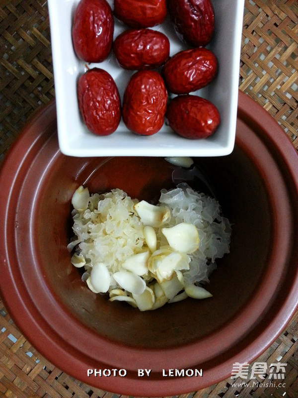 Tremella and Red Date Soup recipe