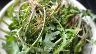 [summer Small Cold Dishes]----- Dandelion in Sesame Sauce recipe