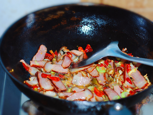 Stir-fried Bacon with Dried Radish recipe