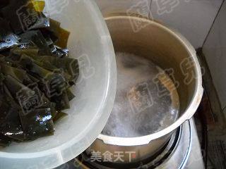 Seaweed Stewed Pork Bones recipe