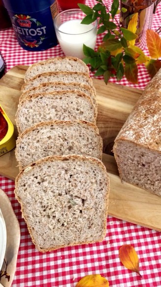 Whole Wheat Nut Bread