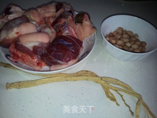 Pork Trotters and Peanut Soup recipe