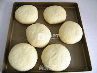 #aca烤明星大赛# Black Sesame and Coconut Stuffed Bread recipe