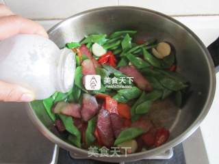 Stir-fried Bacon with Sword Beans recipe