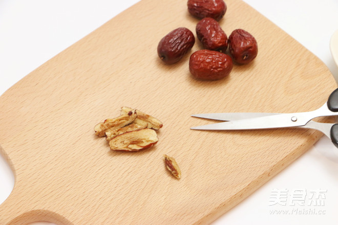 Red Dates, Peanuts and Walnuts recipe