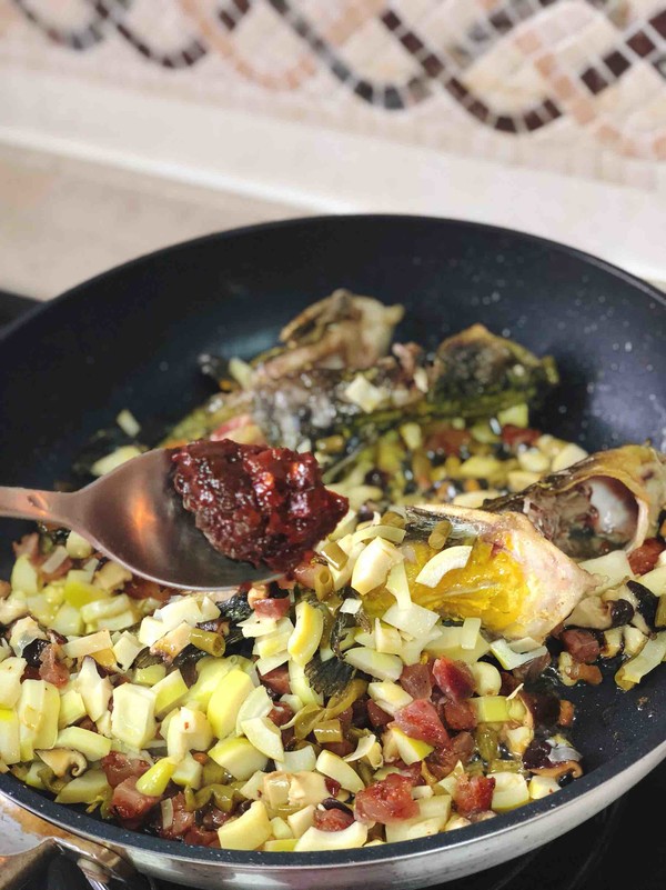 Braised Ang Prickly Fish with Bamboo Shoots and Bacon recipe