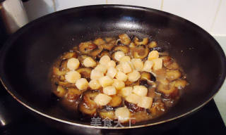 Braised Winter Melon with Sea Cucumber and Scallops recipe