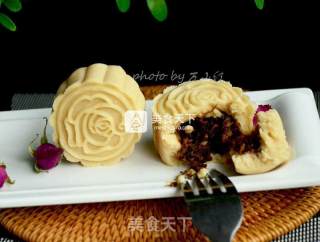 #aca烤明星大赛#rose Lotus Seed Cake recipe
