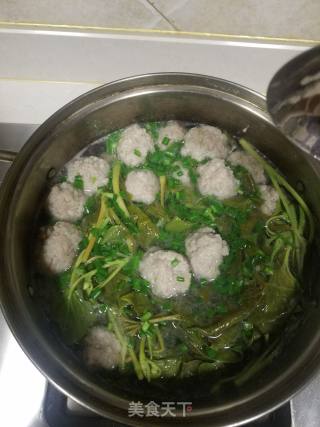 Houttuynia Meatball Soup recipe