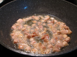 Stir-fried Cucumber with Diced Chicken recipe