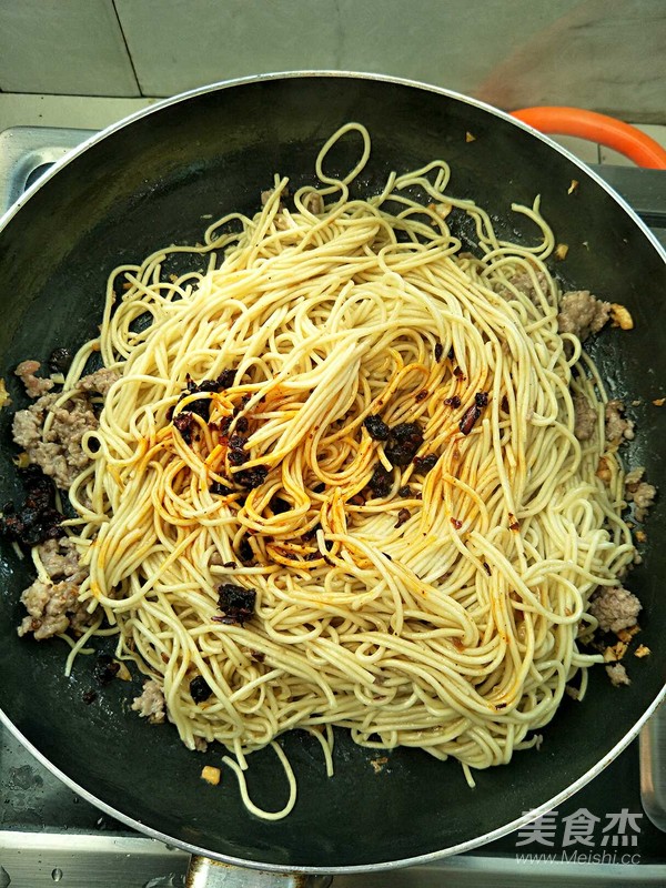 Pork Fried Noodles are Delicious and Delicious recipe