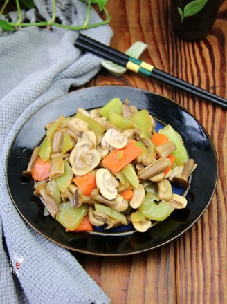 Stir-fried Mushrooms with Lettuce recipe