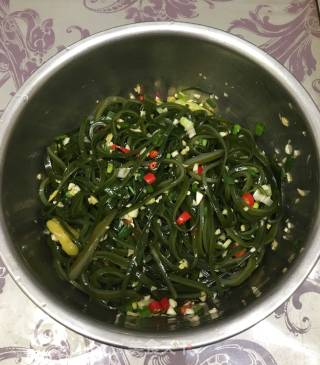 Hot and Sour Kelp Shreds recipe